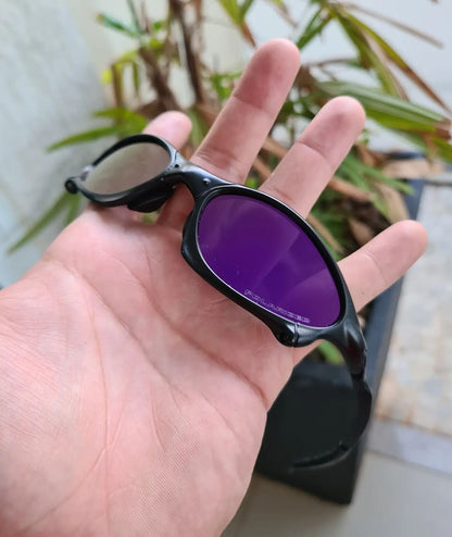 Penny - Frame: Carbon | Lens: Violet