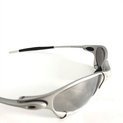 Juliet - Frame: Titanium | Lens: Liquid-Metal Custom