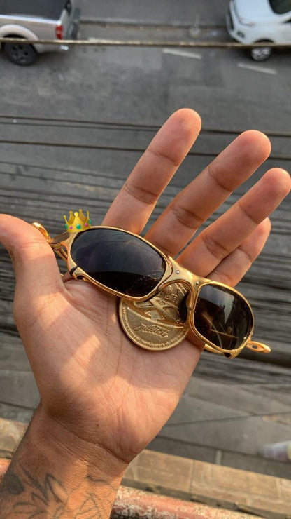 Juliet | Frame: titanium - Lens: Black | GOLD